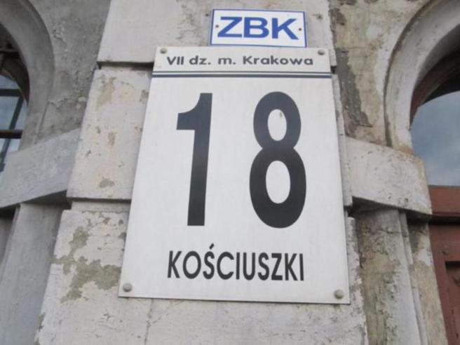 KrakĂłw - stary napis - ul. Tadeusza KoÂściuszki 18.jpg