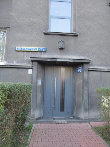 KrakĂłw LSR - ul. KsiĂŞdza Biskupa WÂładysÂława Bandurskiego 60 (1).jpg