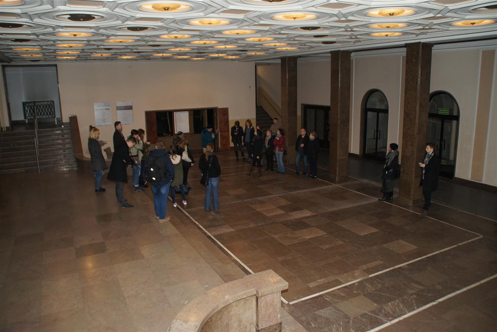 Nocne zwiedzanie Centrum Administracyjnego HiL