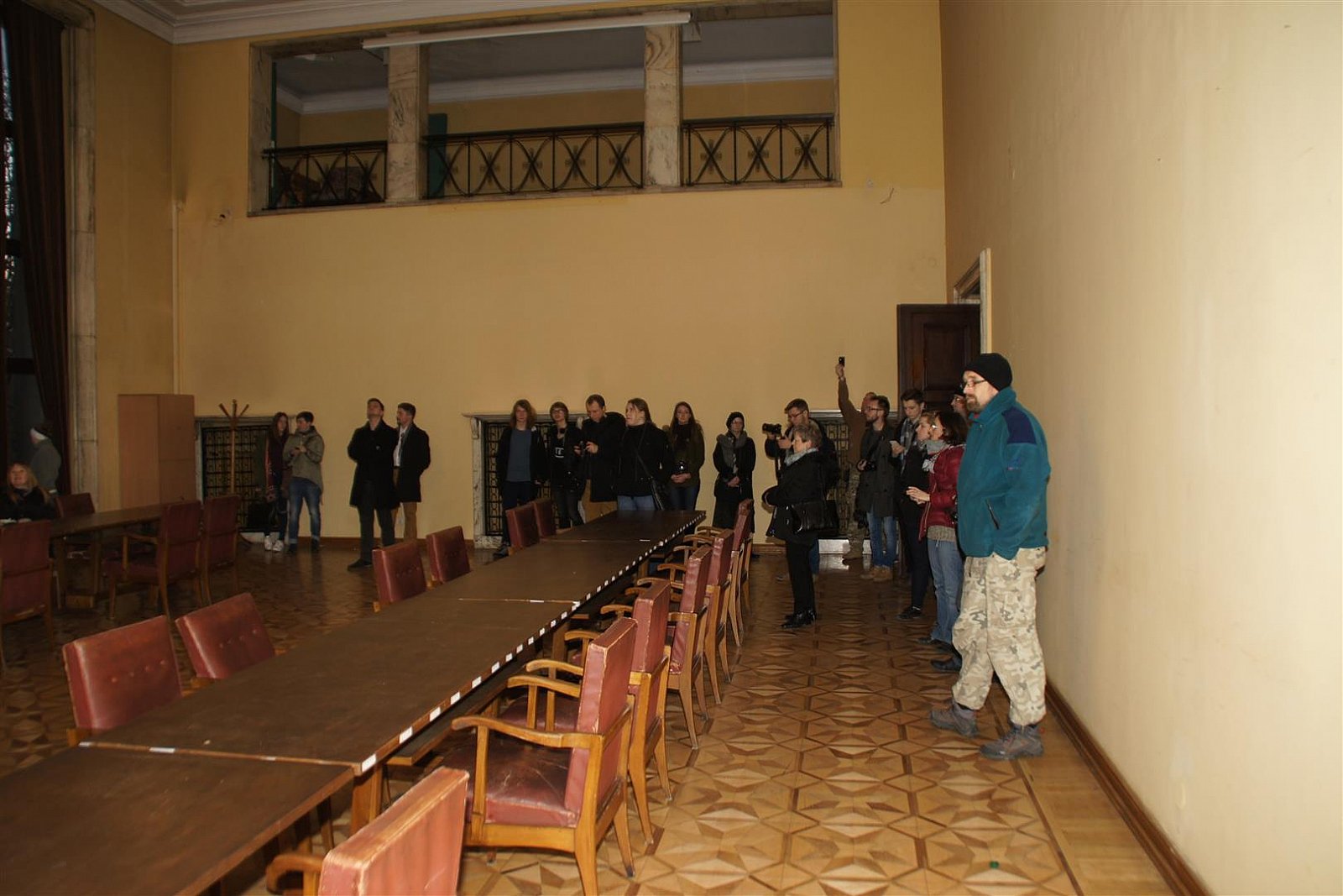 Nocne zwiedzanie Centrum Administracyjnego HiL